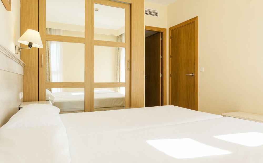 Aparthotel Ilunion Sancti Petri Novo Sancti Petri Eksteriør billede