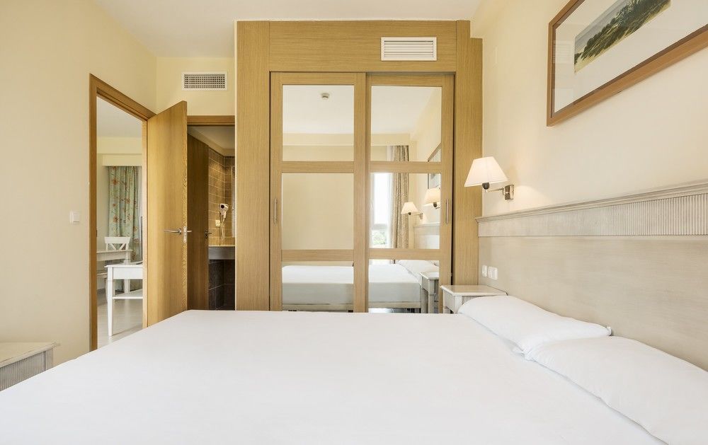 Aparthotel Ilunion Sancti Petri Novo Sancti Petri Eksteriør billede